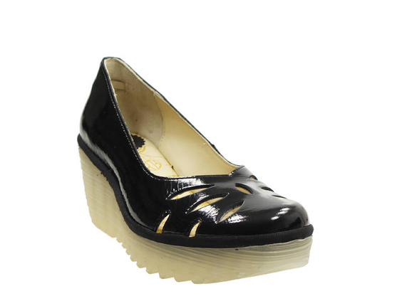 FLY LONDON Yubi 480 pumps